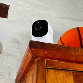 Cococam 2K WiFi Intérieur : Caméra PTZ Batterie Alexa Bébé photo review